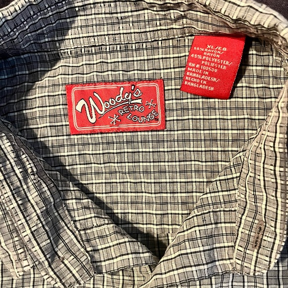 ❤️Woodys Retro Lounge Button Up - Picture 2 of 4